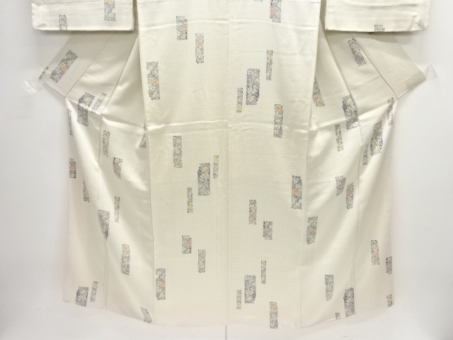  短冊に草花模様小紋着物